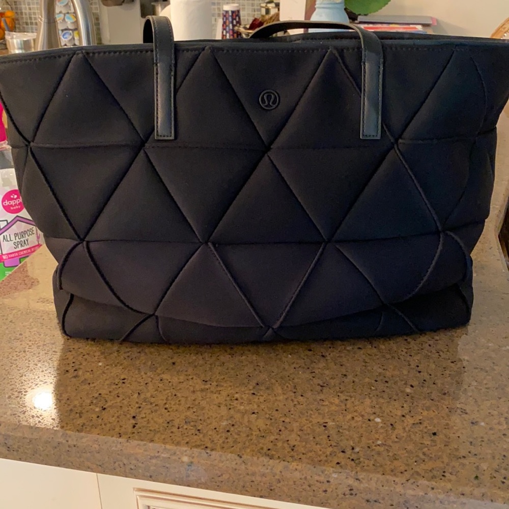 Lululemon tote bag